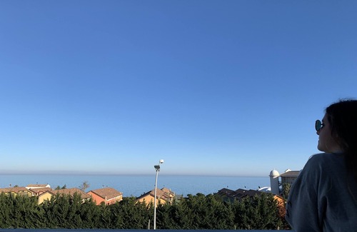 Torre Melissa Apartment | FREEDOM OF AN APARTMENT WITH THE SERVICES OF A HOTEL.