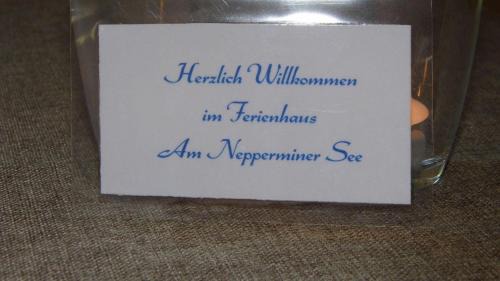 Neppermin House | Freistehendes Ferienhaus am malerischen Nepperminer See mit Terrasse und Ruderboot