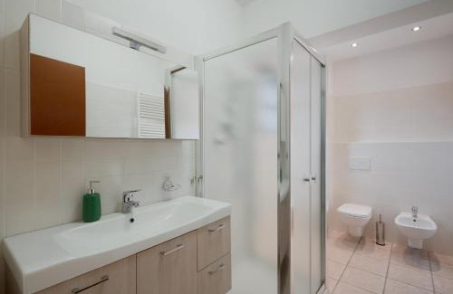 Rastignano Apartment | FrenkHome open space