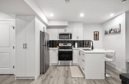 Southeast Calgary Apartment | Fresh Escape | Dog-Friendly | Close to Parks/Seton