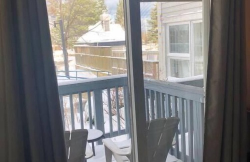 Craigleith Apartment | Freshly Upgraded Cozy Studio