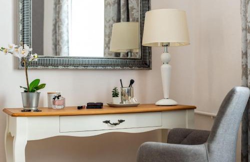 Nowe Miasto Apartment | Freta 25 Elegant Apartment by Noclegi Renters