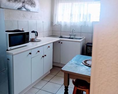 Greater Johannesburg Metropolitan Area Apartment | Freyja's Place - Private cottage sleeps 2 perfect for work or play