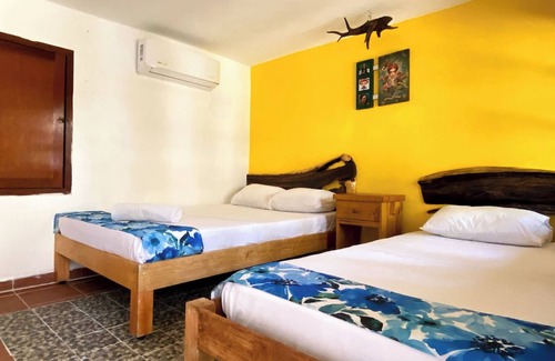 Brisas de Zicatela Bed & Breakfast | Fridas F2 | 2min to the beach | shared bathroom