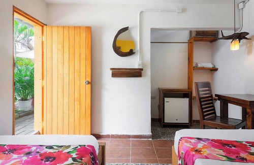 Brisas de Zicatela Bed & Breakfast | Fridas F2 | 2min to the beach | shared bathroom