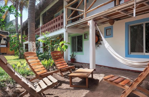 Brisas de Zicatela Bed & Breakfast | Fridas F2 | 2min to the beach | shared bathroom