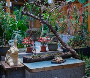 Gucheng House | Frigga Café Snow Mountain View