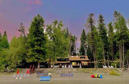 Newport Cabin | From Sunrise to Sunset - Peaceful Waterfront Escape 7 acres, 300+ ft. beachfront