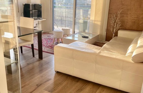 Badalona Apartment | Front line beach in front of the port