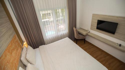 Karawang Hotel | Front One Akshaya Hotel Karawang