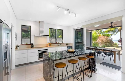 Trinity Beach House | Front Row to Paradise