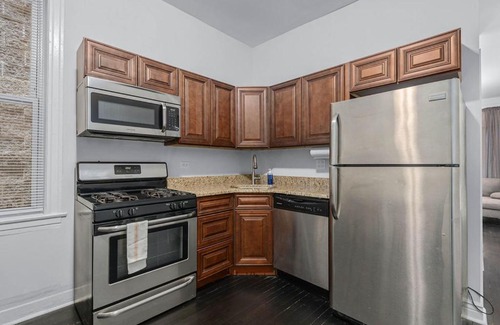 West Town Apartment | FRONTDESK Amazing 1 BR Apt in Wicker Park
