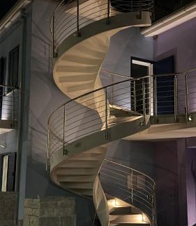 Marina Apartment | Fronte mare alba chiara - Houses & Flats