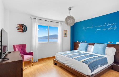 Radazul Apartment | Frontline Beach Apt with Terrace