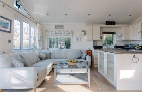 Hamworthy Cabin | Fuchsia Lodge, dogs stay free, luxurious lodge on Rockley Park, Poole Harbour