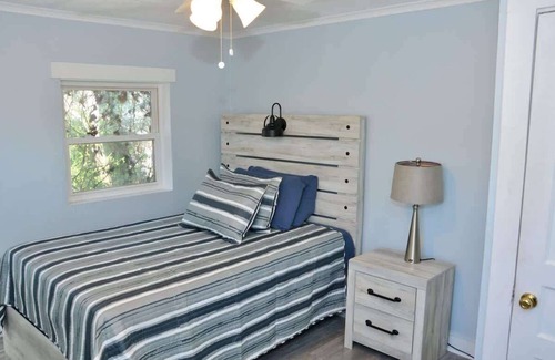 Columbia House | Full Kitchen, Wi-Fi, TV, Washer & Dryer