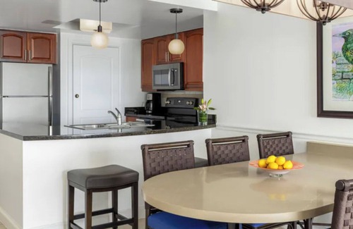 Estate Bakkero Resort | FULL RESORT ACCESS. Luxury Marriott Resort Oceanfront, Two Bedroom Suites!
