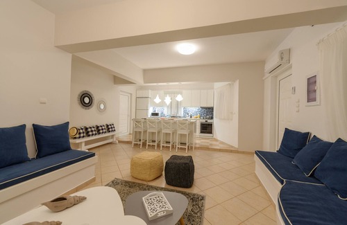 Neo Kalamaki Villa | Full view in a luxury house beside the beach-Crete