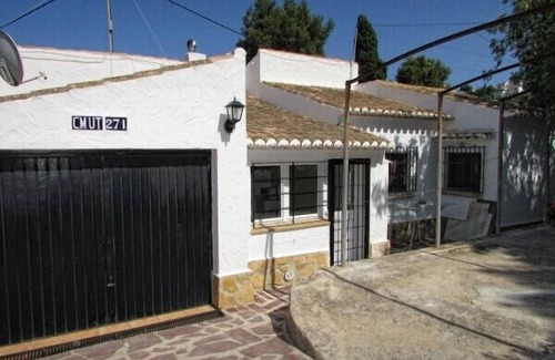 Javea House | Fully detached, single family home with own pool in a large garden