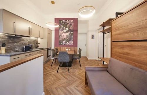 Thurygrund House | Fully equipped design apartment close to Subway