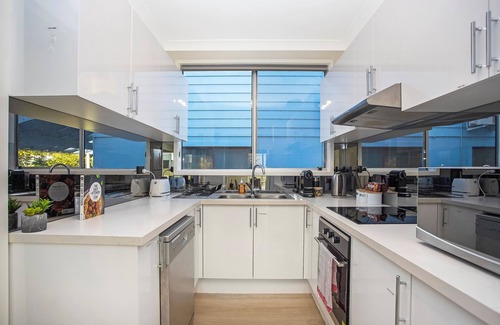 Umina Beach House | Fully renovated coastal retreat- beach escape