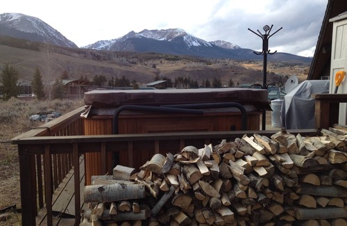 Silverthorne Cabin | Fun & Cozy Cabin. Come Play In Winter And Summer Activities.