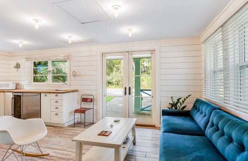 Folly Beach Cottage | Fun dog-friendly getaway near the beach with yard, kitchenette & WiFi