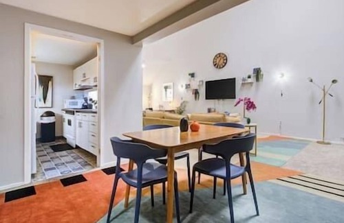 Printers Row Condo | Fun Dtown Penthouse #4 | Park, Museums +gym