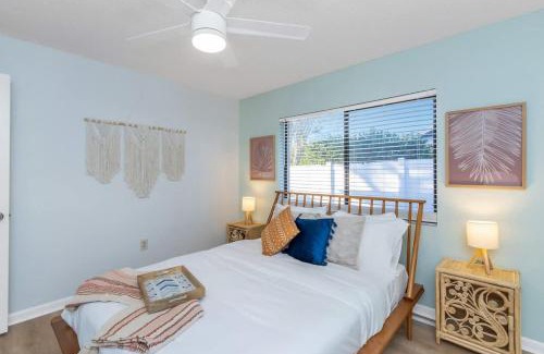 Largo House | Fun & family-friendly modern beach home with pool