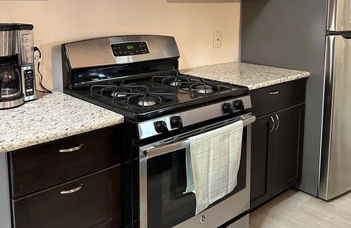 Village At Walnut Creek House | Fun Party-Friendly House Minutes from the Domain,