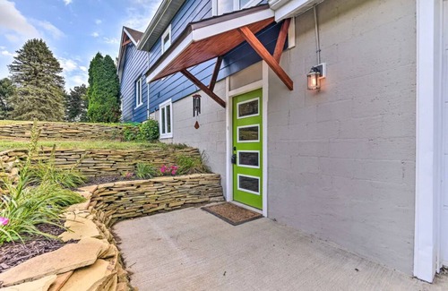 Whittaker Apartment | Fun studio apt - 10 min to A2.
