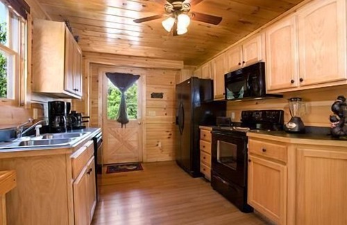 Gatlinburg - Pigeon Forge Cabin | Fun Zone in Pigeon Forge #unforgettable 3 bedroom w/Gameroom, Views & Full Theater!