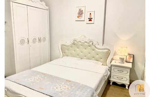 Van Giang Apartment | FunFAM Ecopark Homestay