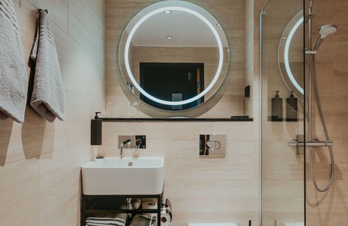 Longyearbyen Hotel | Funken Lodge