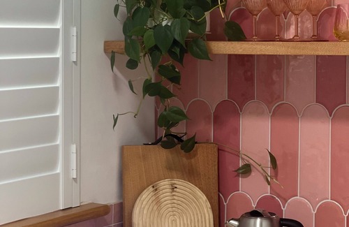 Glenelg East Apartment | Funky beach unit in heart of Glenelg.