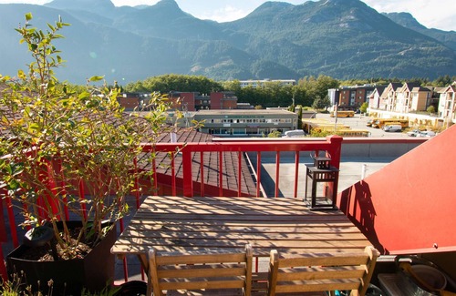 Squamish Condo | Funky loft style condo downtown Squamish