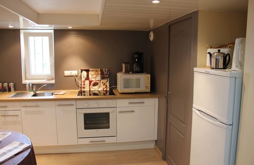 Canardiere Est Apartment | Furnished tourism 2 bedrooms with garden