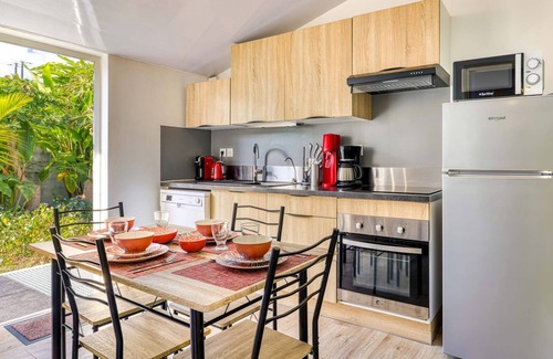 Petite-ÃŽle Apartment | Furnished with pool and ocean view terrace