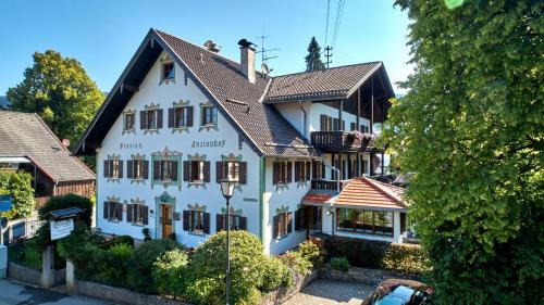 Oberammergau House | Gästehaus Enzianhof Hotel Garni