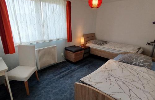 Oberhavel House | Gästehaus mit 3 separaten Schlafbereichen, Terrasse und Carport