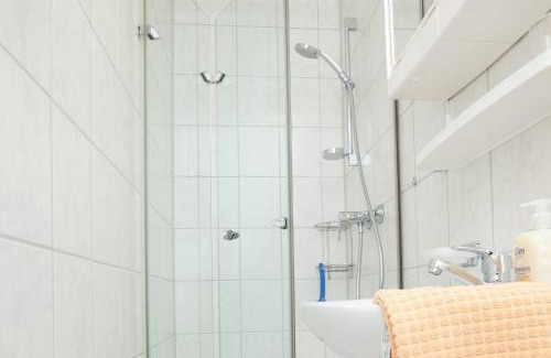 Uhldingen-Muehlhofen Apartment | Gästehaus Schechter