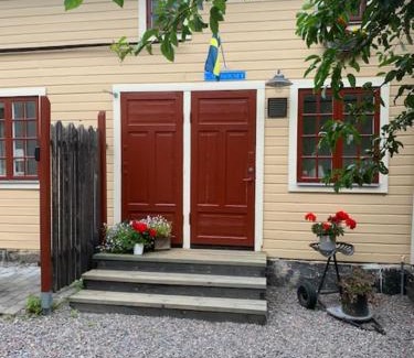 Soderkoping House | Gårdshuset