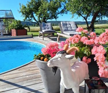 Alvhem Apartment | Gårdslägenhet nära Göteborg
