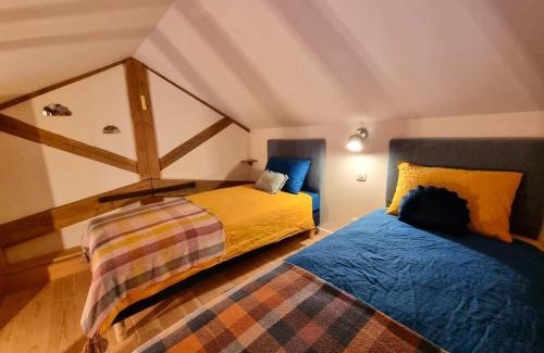 Le Cergne House | Gîte écologique de charme au Cergne, idéal famille et randonneurs - FR-1-496-351