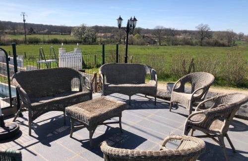 Saint-Ennemond House | Gîte 14 personnes à la campagne