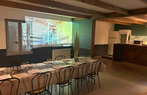 Yvre-le-Polin Cottage | Gîte 16 Personnes Chez les 2 Frères