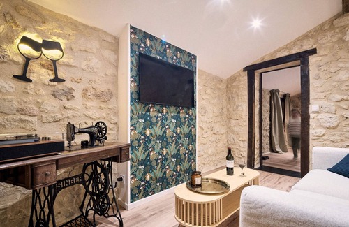 Saint-Christophe-des-Bardes Apartment | Gîte au Cœur des Vignes