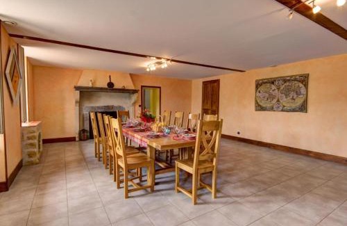 Lure House | Gîte authentique 6 chambres pour 15 pers., cour fermée - FR-1-496-109