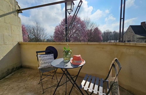 Savigny-en-Veron House | Gîte Aux-Enverons, Gîte "Aux-Enverons
