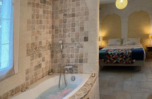 Ladern-sur-Lauquet Apartment | Gîte avec jacuzzi, et accès privé à la rivière